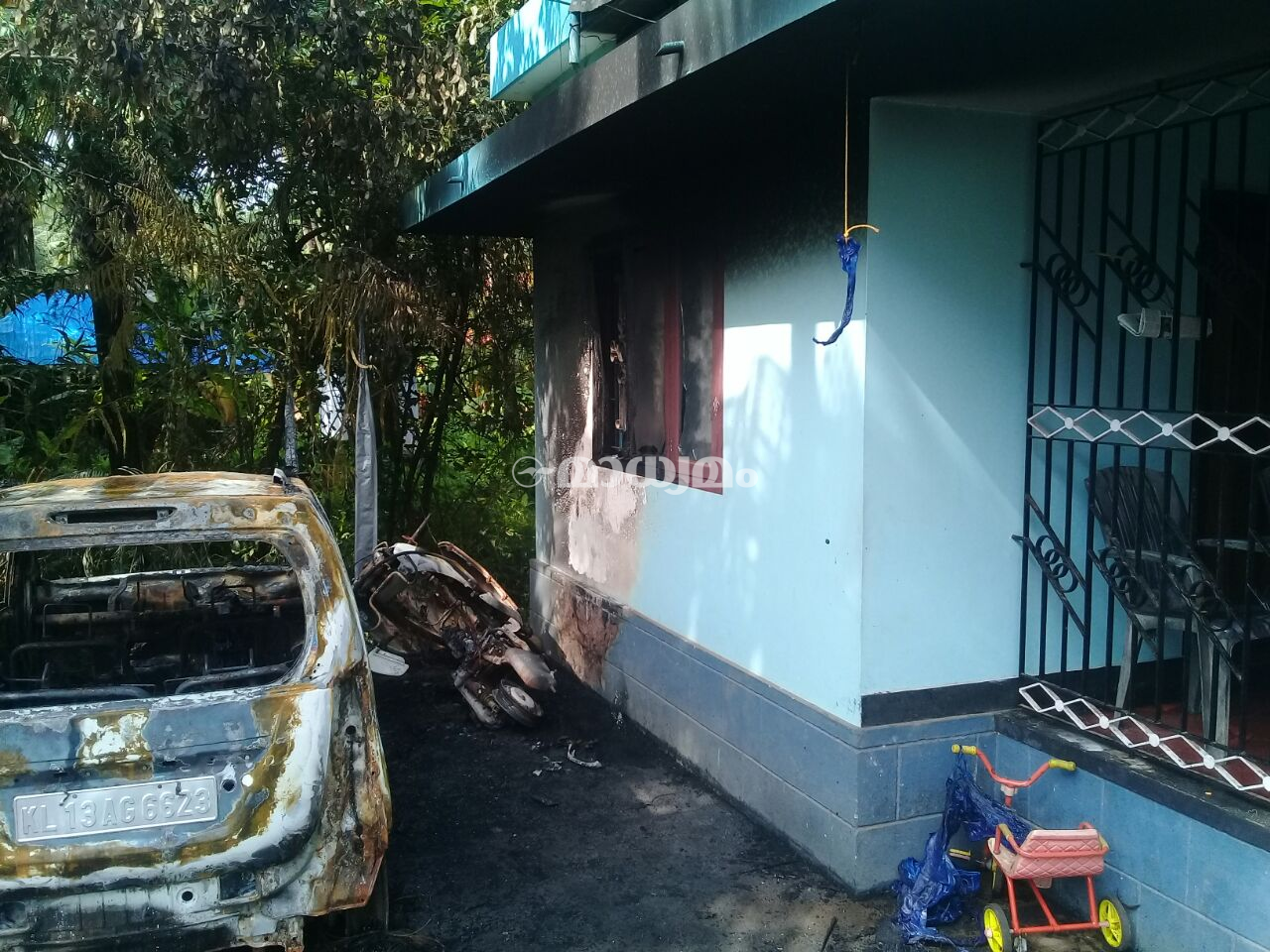 കണ്ണൂര്‍ പാപ്പിനിശ്ശേരിയില്‍ സി.പി.എം- ബി.ജെ.പി സംഘർഷം; വ്യാപക അക്രമം